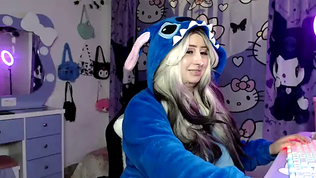 lussyevans24 online show from November 17, 7:20 am