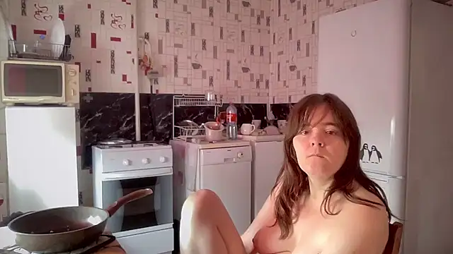 Diamond Tyler online show from June 2, 4:02 am
