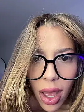 MelanieNoguera online show from September 25, 12:21 am