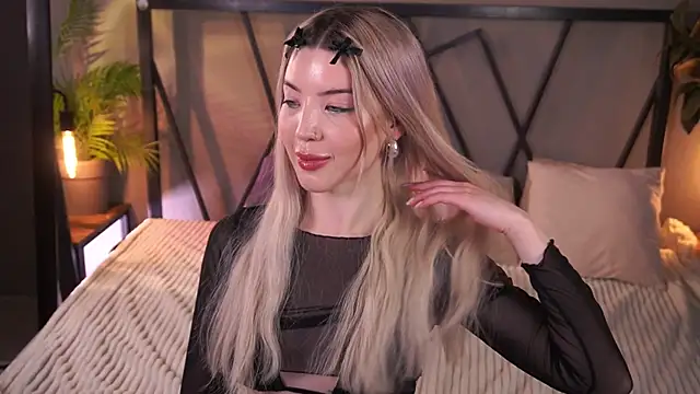 LindaThacker online show from April 24, 4:37 am