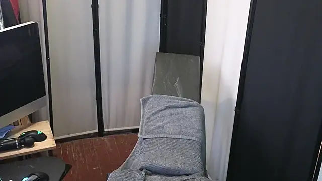 april show her online show from July 16, 5:01 am