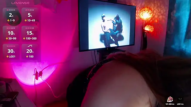 luna palmerau online show from July 27, 3:31 pm