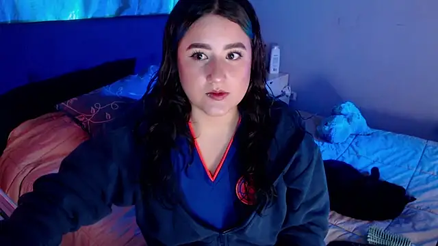 luna palmerau online show from June 17, 3:13 pm