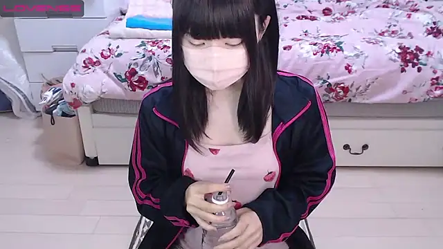 Snapshot of AMI___oO chatting on September 20, 12:43 am AMI   oO online show from September 20, 12:43 am