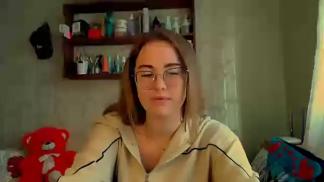 Snapshot of luxie_milady chatting on October 18, 11:02 am luxie milady online show from October 18, 11:02 am