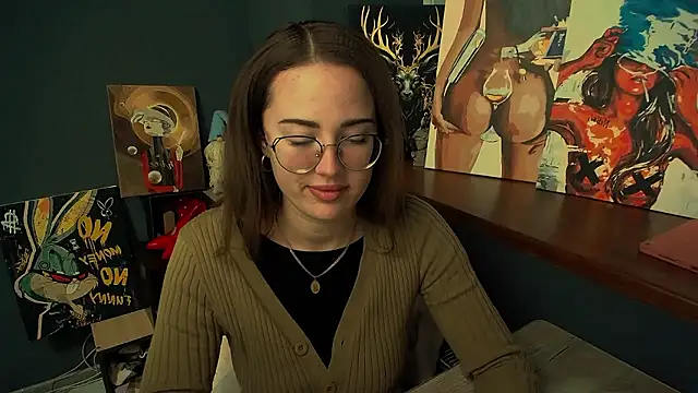 luxie milady online show from January 19, 1:29 pm