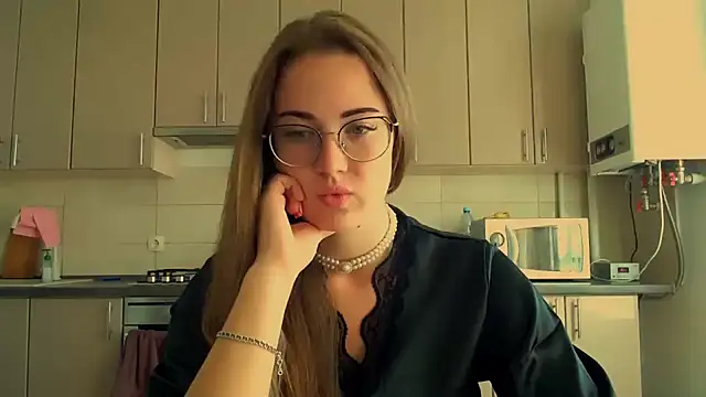 Snapshot of luxie_milady chatting on September 21, 7:40 am luxie milady online show from September 21, 7:40 am