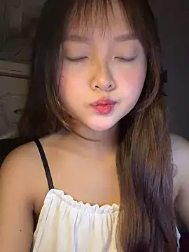 Snapshot of Alice1818 chatting on October 16, 6:32 pm Alice1818 online show from October 16, 6:32 pm