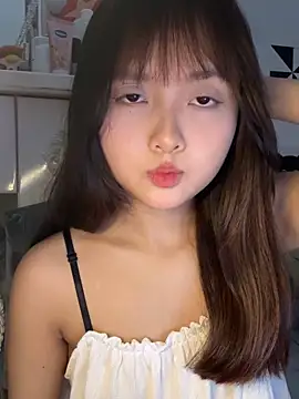 Snapshot of Alice1818 chatting on October 29, 6:50 am Alice1818 online show from October 29, 6:50 am