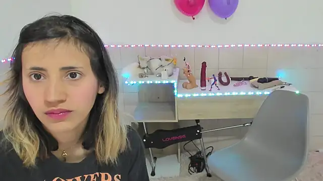 Snapshot of linnie_ chatting on September 21, 10:41 pm linnie  online show from September 21, 10:41 pm