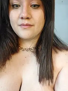 ItsNaiixa online show from October 26, 11:00 pm