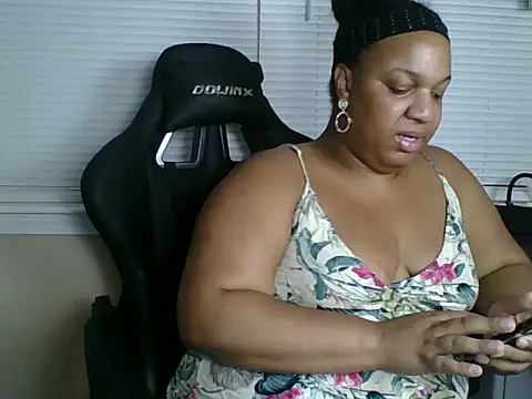 Badgirlbrittt online show from September 26, 12:08 am