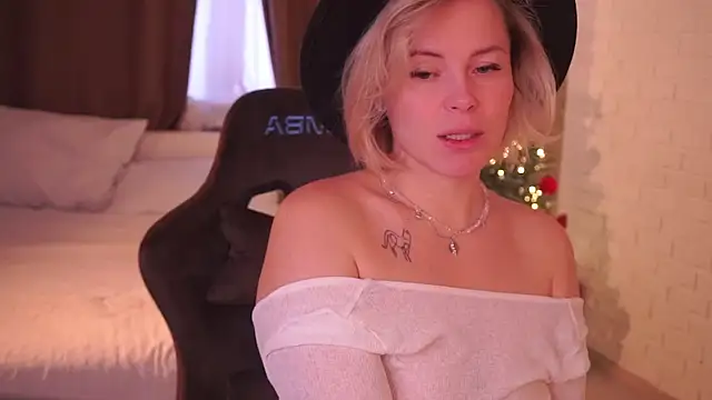 Charming Daphny online show from December 21, 6:28 am