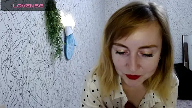 Snapshot of Athena_Richards chatting on October 13, 8:11 pm Athena Richards online show from October 13, 8:11 pm