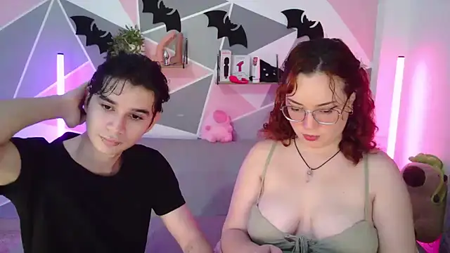 Snapshot of AndrewAnndCherry chatting on October 10, 12:37 am AndrewAnndCherry online show from October 10, 12:37 am