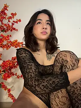 VictoriaHiill online show from July 28, 6:20 pm