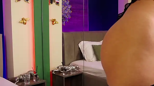 LoraDevine online show from September 12, 7:10 pm