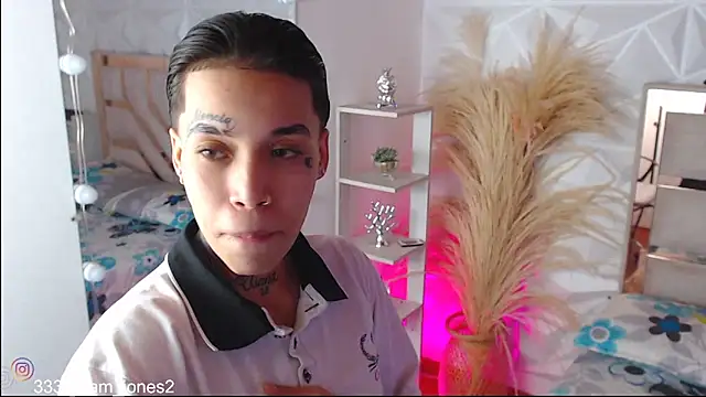 Jonesliam23 online show from November 6, 8:04 pm