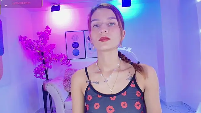 Snapshot of Tamara_slimx chatting on October 20, 10:57 pm Tamara slimx online show from October 20, 10:57 pm