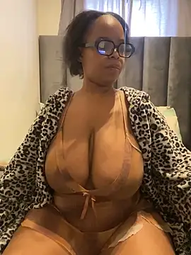 Saggy areola95 online show from June 4, 8:30 am