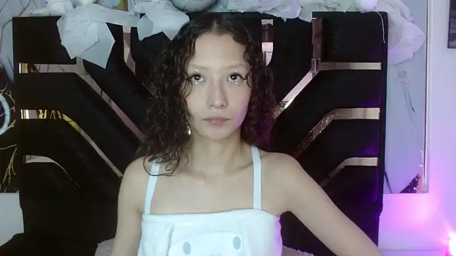 abbycutecs online show from October 31, 2:43 pm