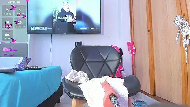 lily evil online show from March 11, 4:53 pm