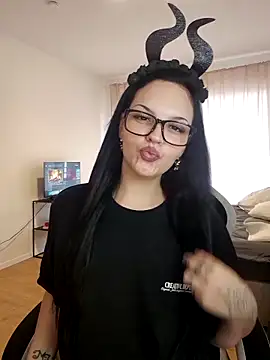 Jujuicy 97 online show from September 30, 10:10 am