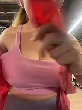 brooklynivy online show from February 22, 10:27 am