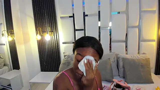 mia schwarz online show from October 8, 10:03 pm