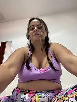 Im Amelia online show from April 11, 1:04 pm