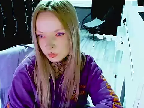 Snapshot of InesGold chatting on September 29, 3:39 pm InesGold online show from September 29, 3:39 pm