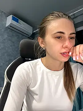 GraceTorrez online show from November 19, 5:13 pm