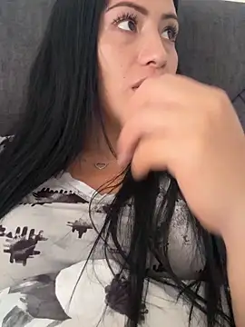 Sara luna  online show from February 13, 2:40 pm