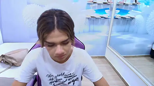 DEMI LEED online show from February 28, 7:13 pm