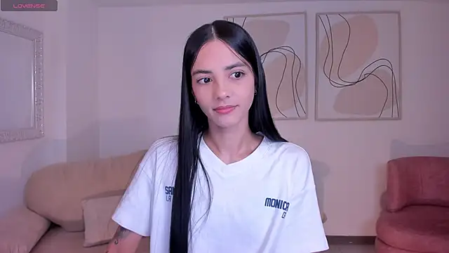 Snapshot of HannahJamesX chatting on October 5, 4:56 pm HannahJamesX online show from October 5, 4:56 pm