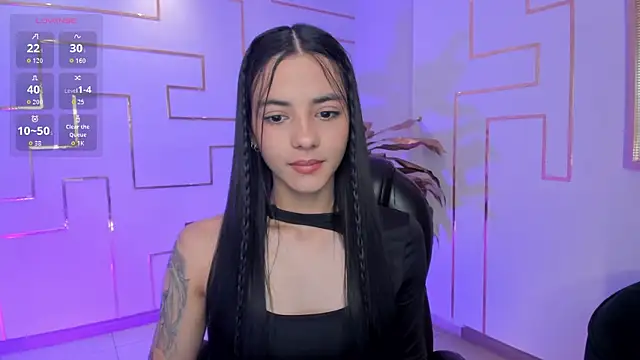 Snapshot of HannahJamesX chatting on September 15, 6:37 pm HannahJamesX online show from September 15, 6:37 pm