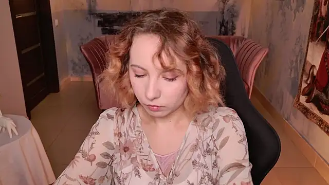 Snapshot of JasmineMilko chatting on October 7, 5:12 am JasmineMilko online show from October 7, 5:12 am