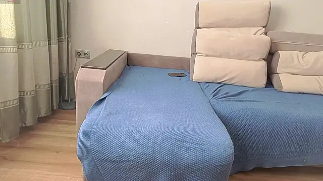 MilaaMilaa online show from February 3, 3:37 am