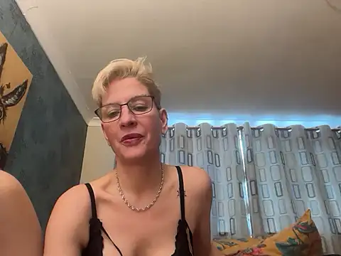 JennyHazel1 online show from February 9, 1:46 pm