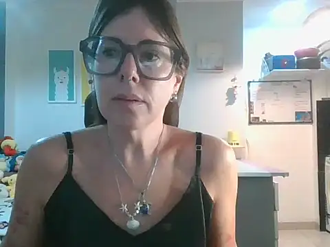 Calentandote online show from April 6, 9:10 am