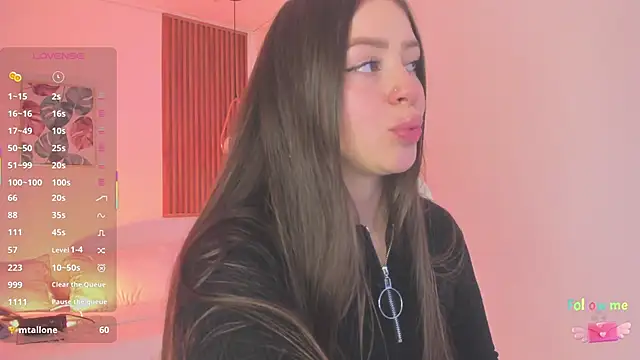 TiffanyWright online show from November 28, 1:25 pm