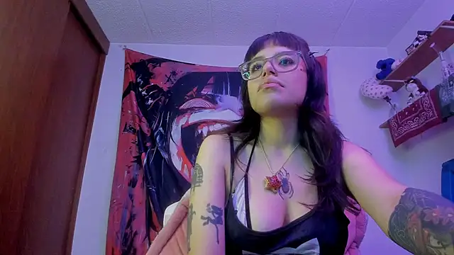Lucyfx666 online show from June 17, 4:47 am
