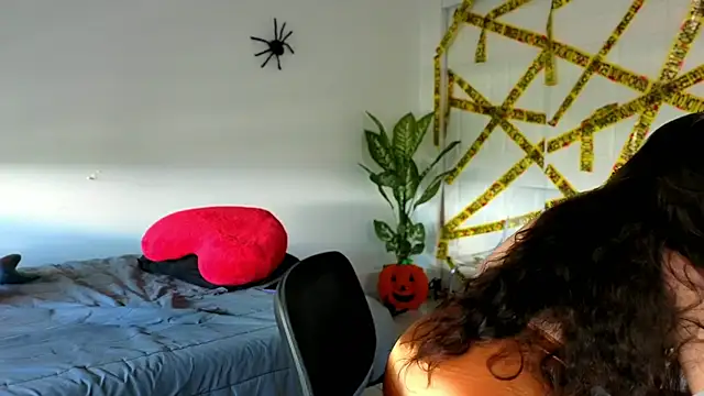 Snapshot of Sapphir3xoxo chatting on October 20, 7:17 pm Sapphir3xoxo online show from October 20, 7:17 pm