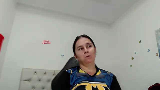 victoria jones online show from April 4, 2:05 pm