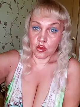 IsabellaBoni online show from July 3, 7:03 am