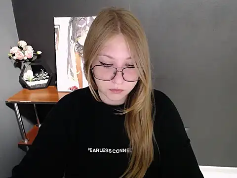 Snapshot of lady_minx chatting on October 13, 6:38 am lady minx online show from October 13, 6:38 am
