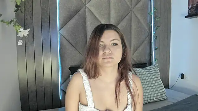 AbbyWathson online show from October 13, 8:00 pm