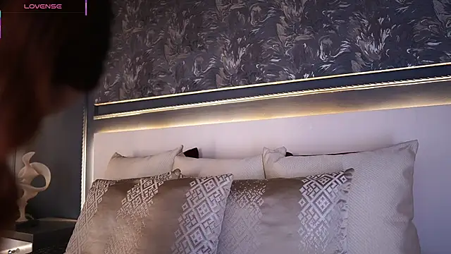 AylinMillerxs online show from February 4, 7:50 pm