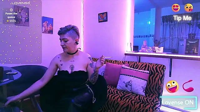 Snapshot of Maria_fernandaxxx_ chatting on October 8, 2:27 am Maria fernandaxxx online show from October 8, 2:27 am