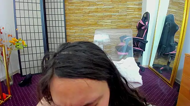 AishaRouhi online show from December 19, 8:06 am